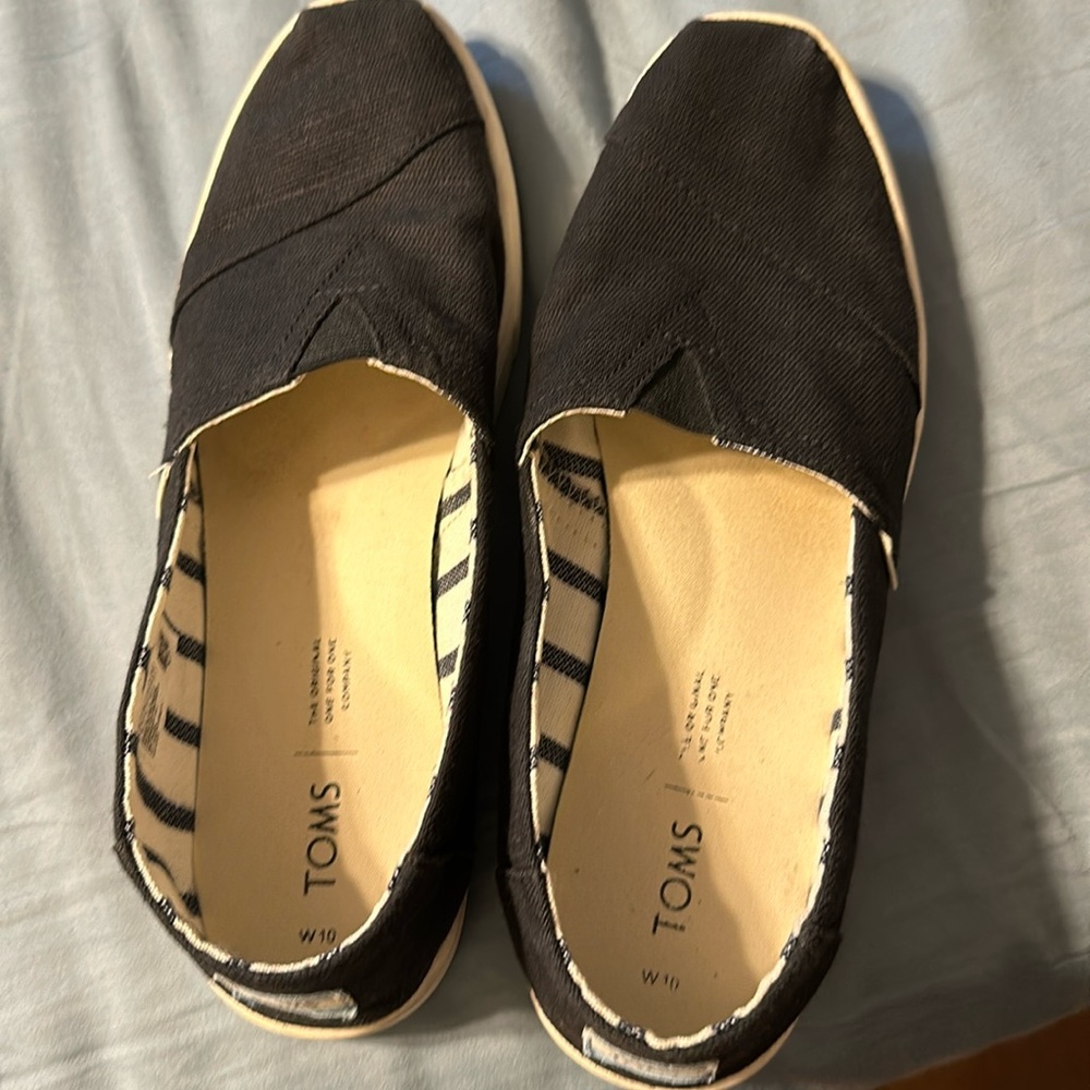 Women's shoes